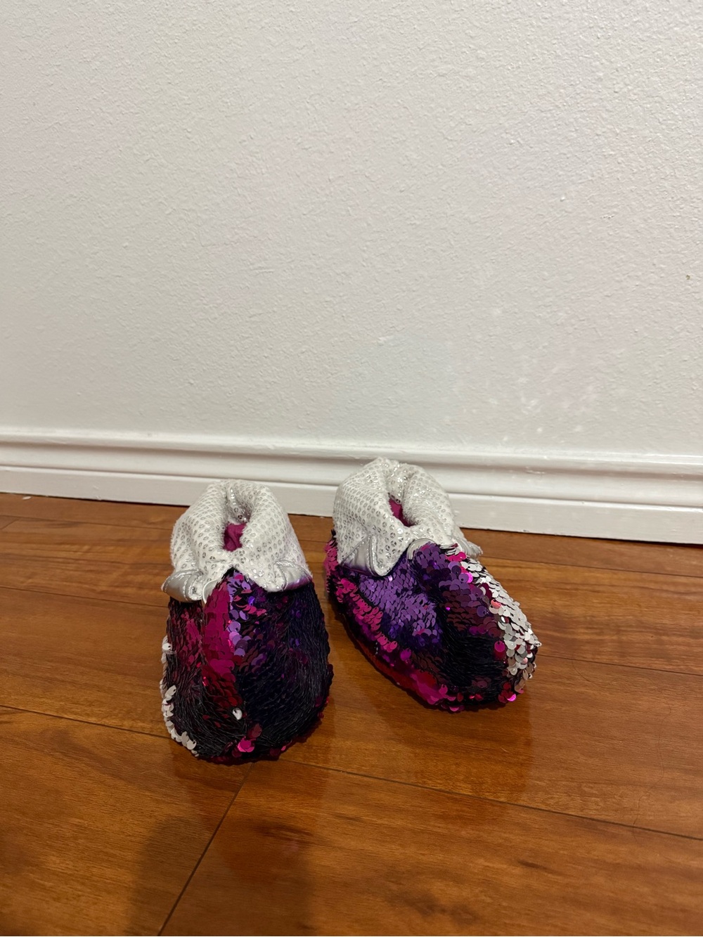 elf flip Sequin Slipper Shoes with real jinglebells!